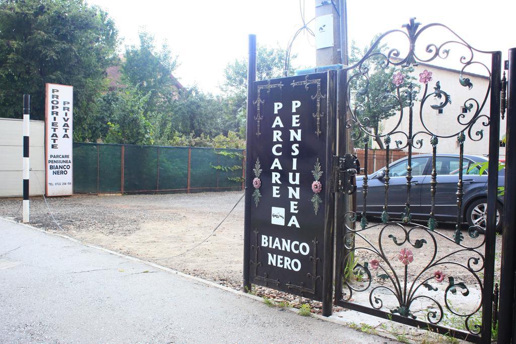 Pensiunea Bianco Nero Timisoara Luaran gambar