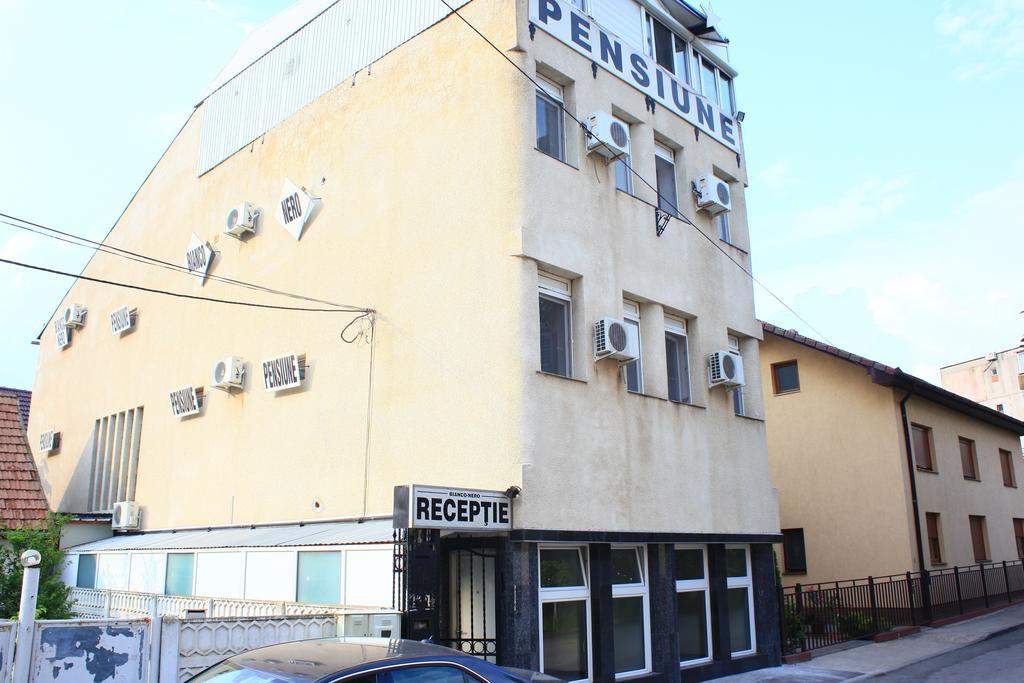 Pensiunea Bianco Nero Timisoara Luaran gambar