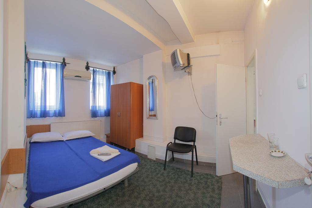 Pensiunea Bianco Nero Timisoara Luaran gambar
