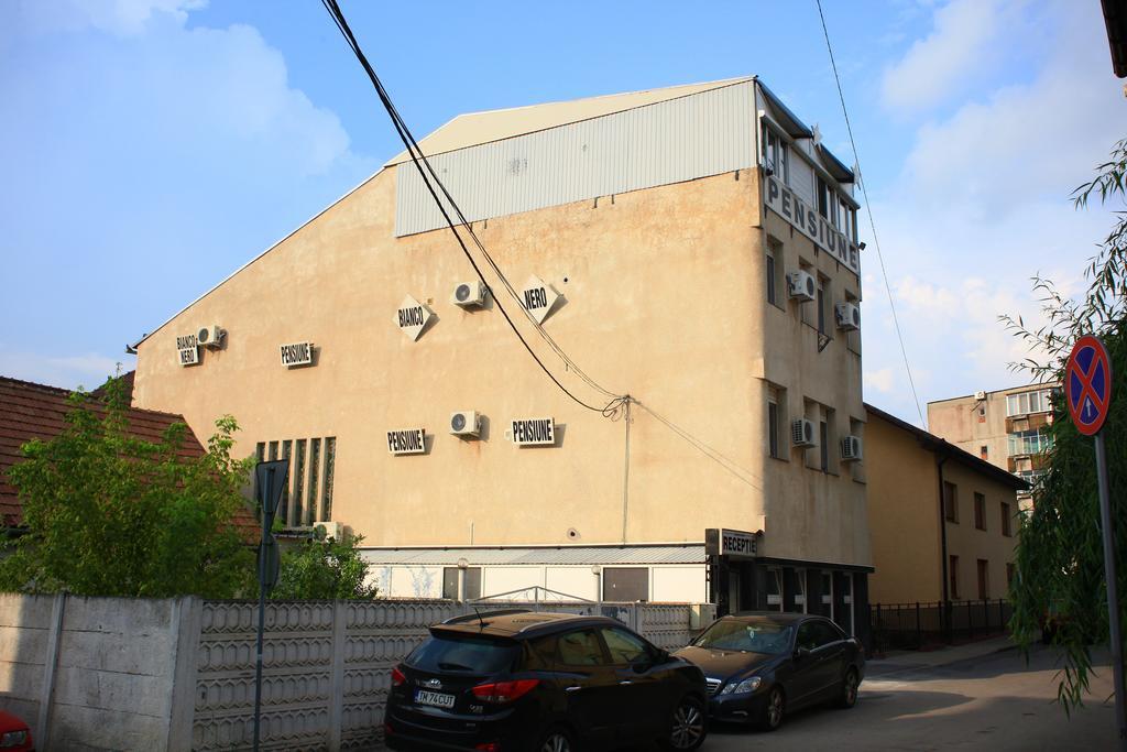 Pensiunea Bianco Nero Timisoara Luaran gambar