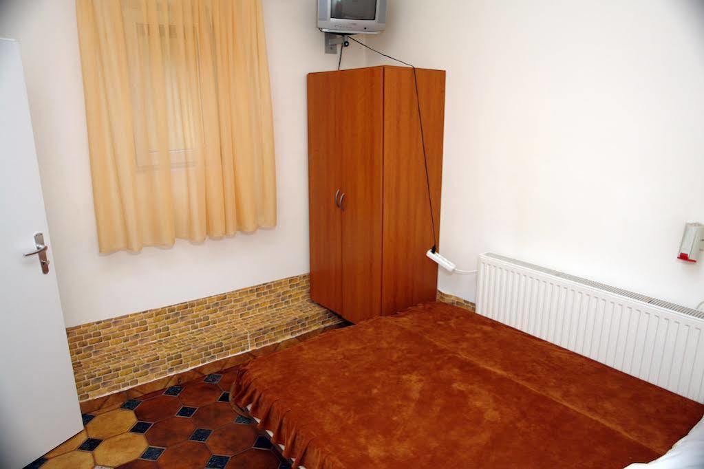 Pensiunea Bianco Nero Timisoara Luaran gambar